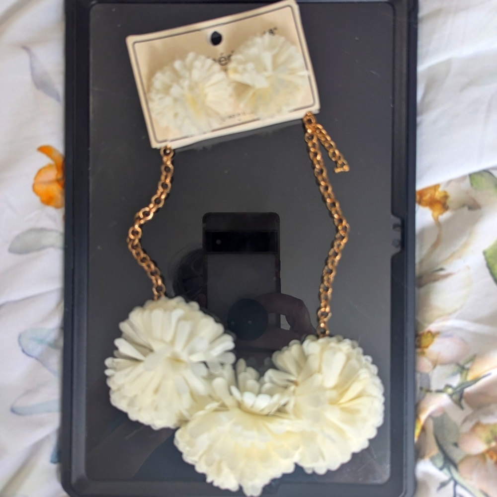Cream Floral Necklace and Earring Set